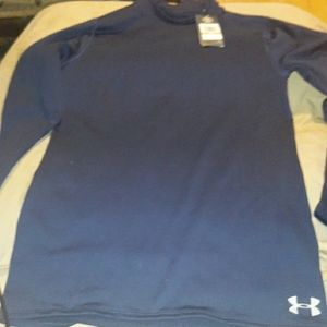 Under Armour Long Sleeve shirt